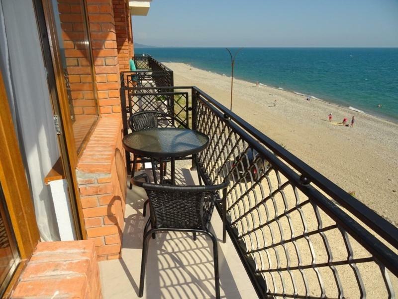 Leon Beach Hotel New Athos Zewnętrze zdjęcie